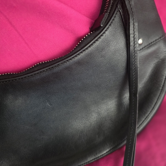 Gucci Leather Half Moon Shoulder Bag #115004 - Picture 11 of 13